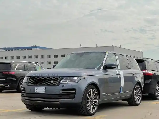 2021款路虎揽胜创世加长版国六钜惠10万