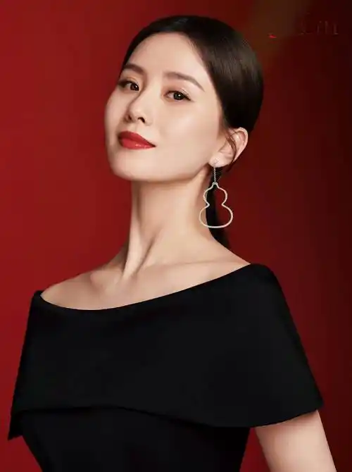 女明星的贵族气场,揭秘女明星如何通过珠宝散发贵气_魅力_气质_夫妇