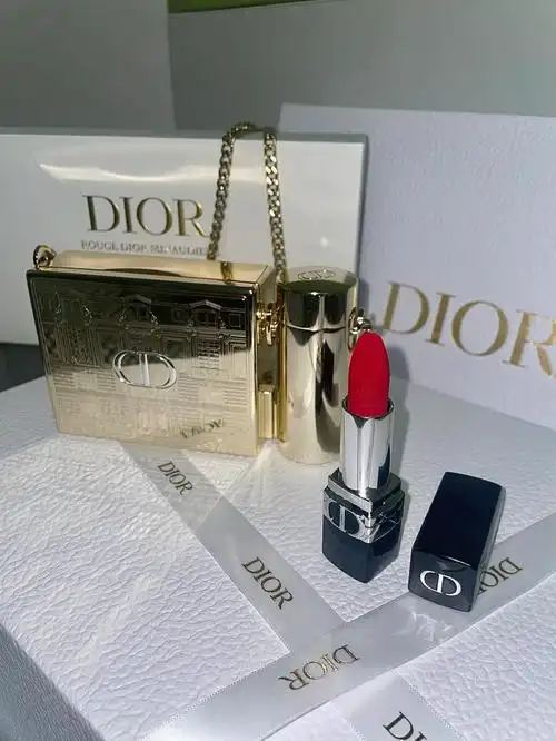 直男也爱不释手的迪奥圣诞限定口红包