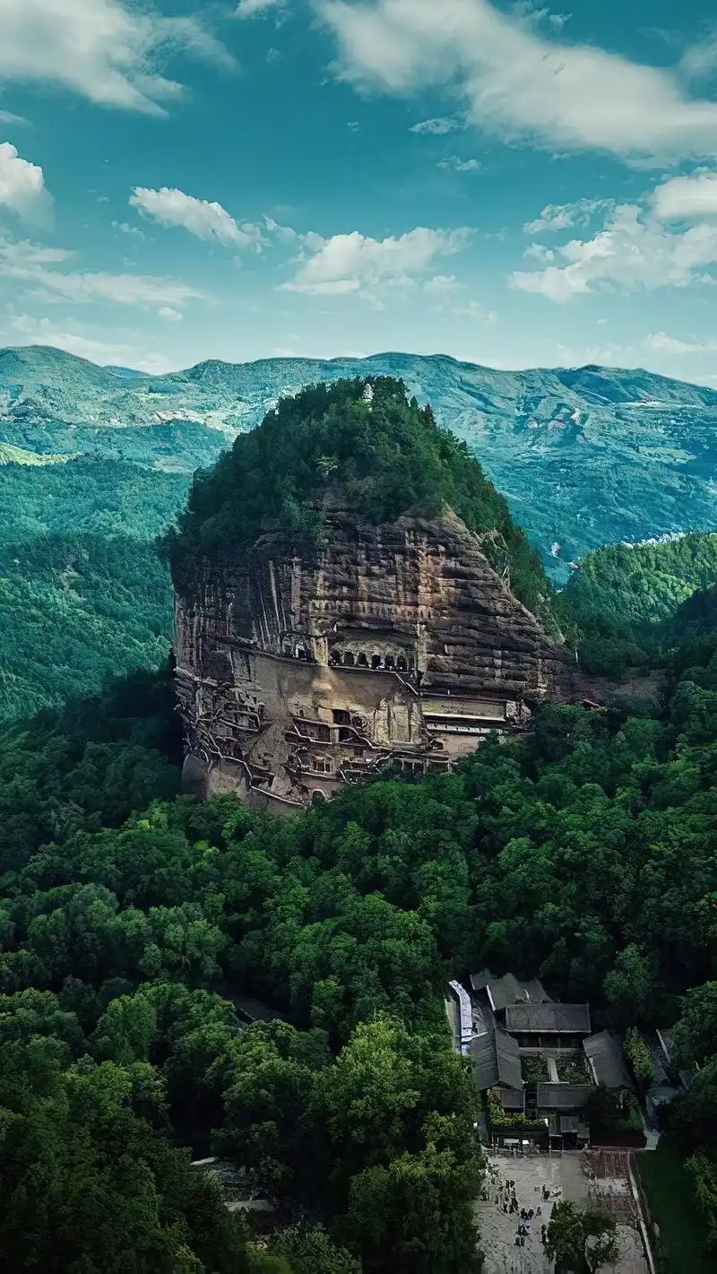 我国著名的四大石窟:甘肃天水麦积山石窟,山西大同云冈石窟