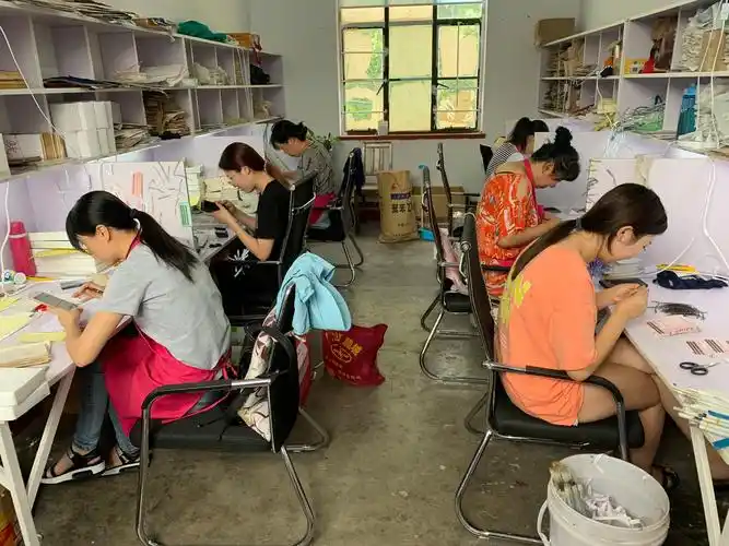 探访最牛睫毛县城:3000家工厂,掌控全球睫毛产业