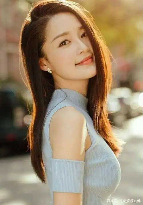 张曦予,刘嘉玲 是不是个个都很美,古装和现代装都绝佳,不愧是苏州美女