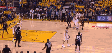 库里啊,你说你这么拼干嘛呢?