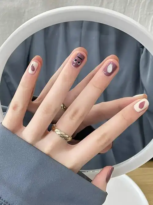 简约ins风气质显白可爱到不行的涂鸦美甲