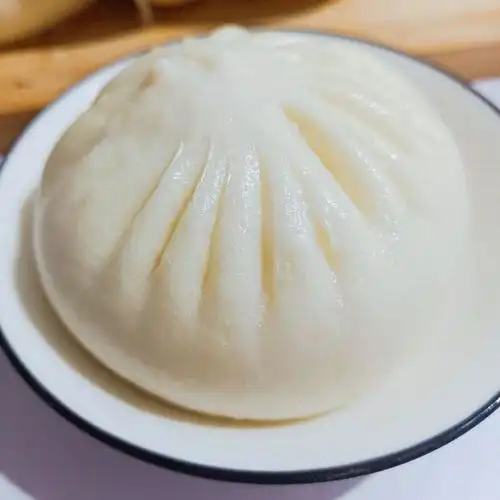 大肉包子,暄软鲜香,一口气吃了三个