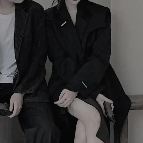 2023最新西装干练情侣装真人情侣头像