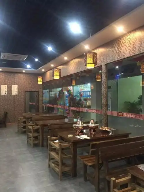 羊蝎子火锅店200㎡装修效果图