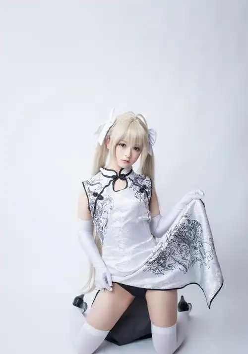 cosplay缘之空之在悠视奸下拍旗袍照的穹妹
