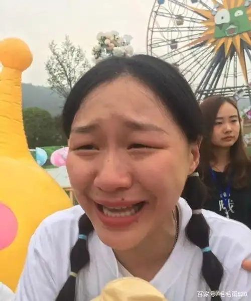 "宝藏"女孩金靖上春晚一夜成名:我长相一般,靠"丑"出名