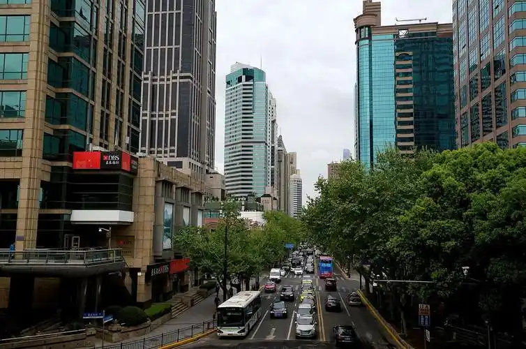 魔都淮海路拍摄于上海淮海路