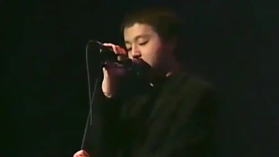 为您推荐: 王菲和窦唯曾经有多甜,窦唯亲自为王菲打鼓,天后歌声宛如