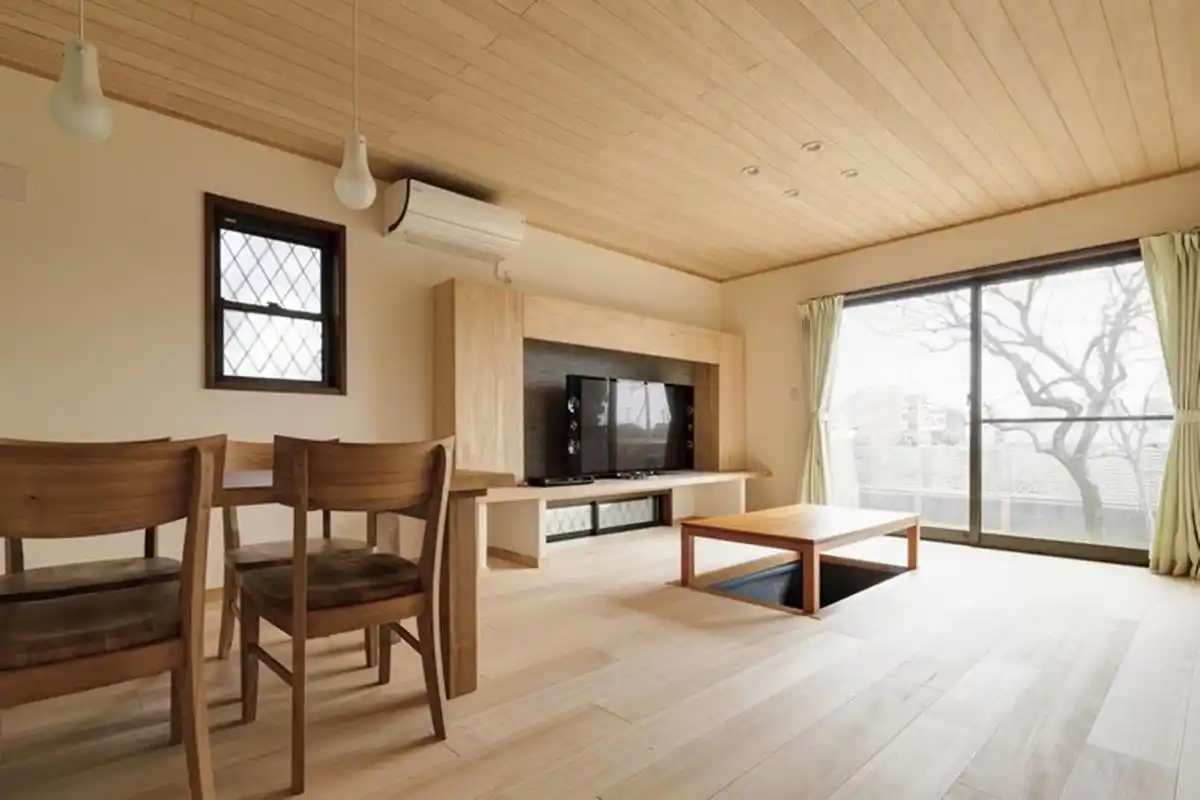 地板挖个洞,架个小桌子,好"简陋"的日本客厅!功能性却不输人