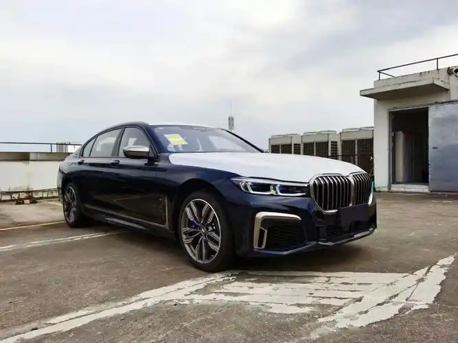 宝马m760li丹泉石蓝松露褐v12信仰