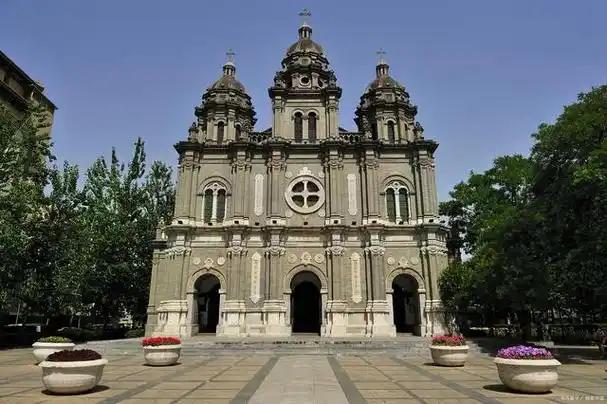 它见证了中国天主教的历史变迁,承载着信仰者的神圣情感.