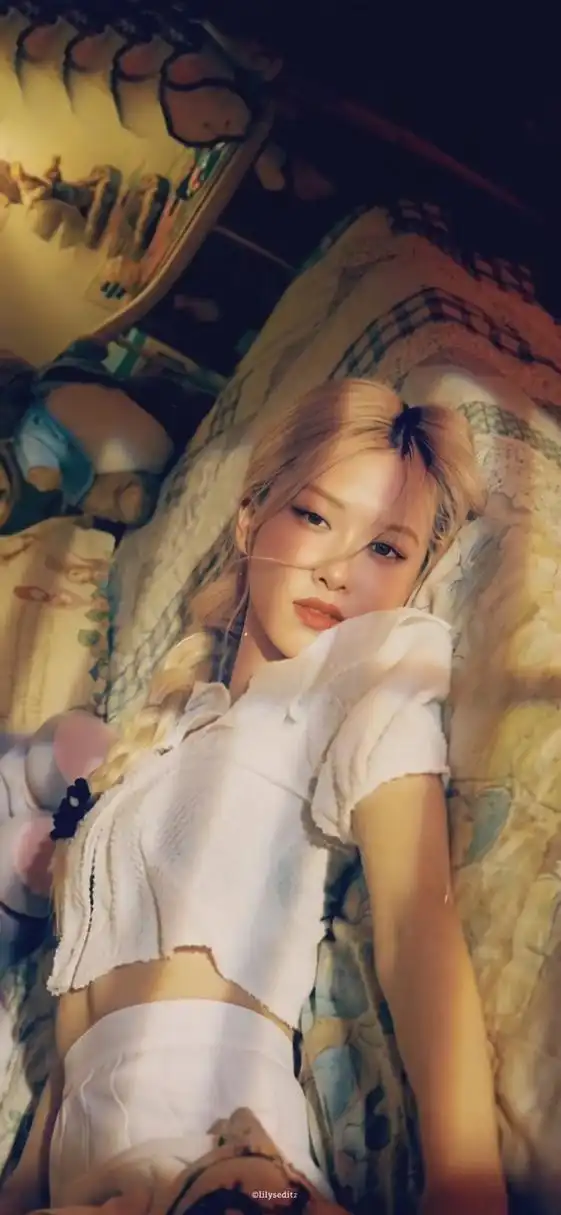 rosé朴彩英锁屏壁纸太飒了