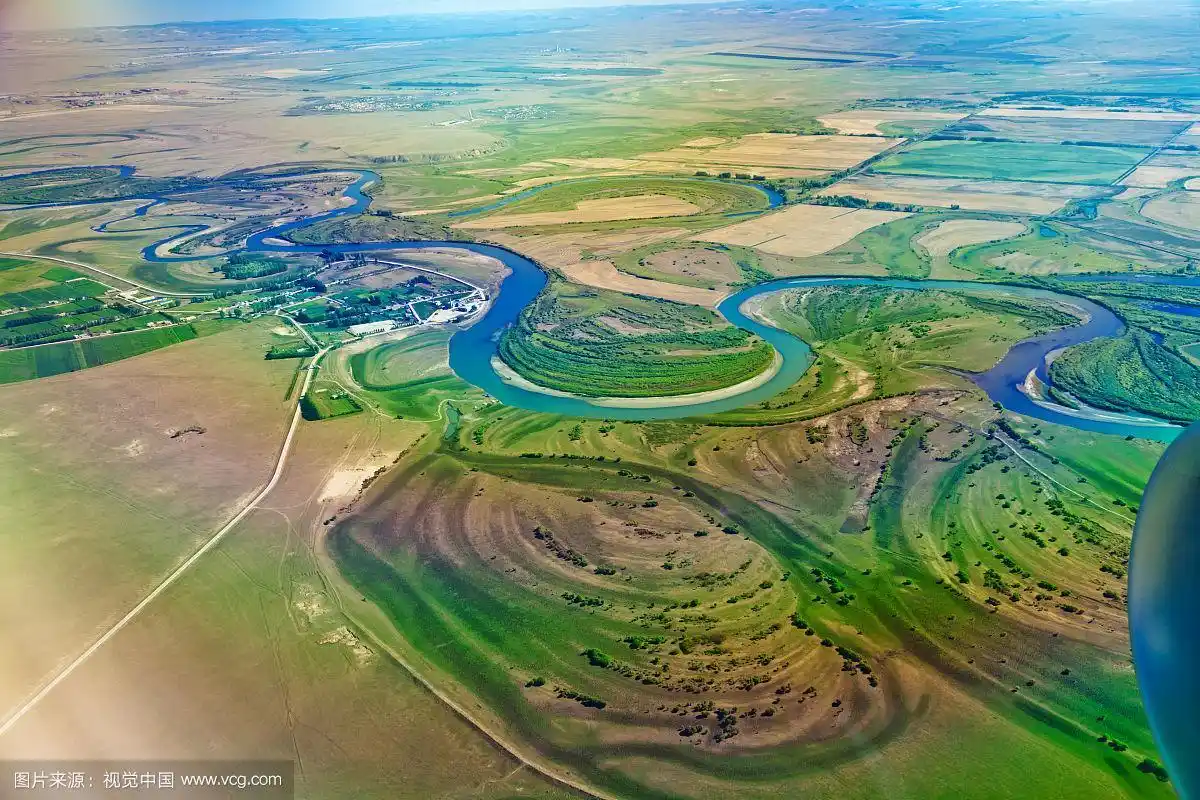 航拍地貌草原河流,内蒙古, 中国