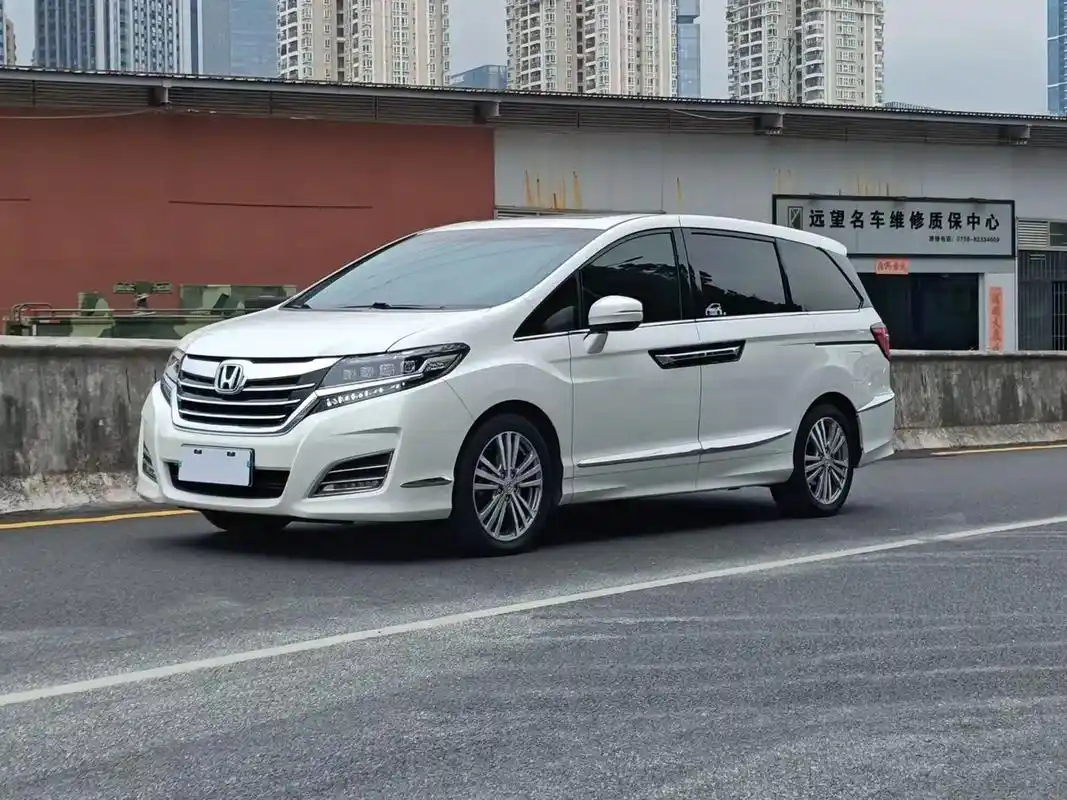 本田 艾力绅2.4豪华版 七座