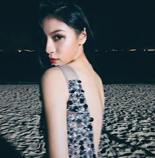 变形计杨馥宇究竟有多瘦?看见她的"蝴蝶骨",网友:真怕你飞了