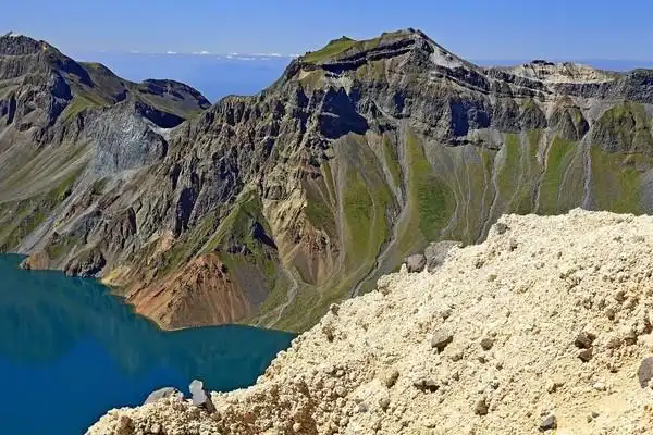 长白山顶火山岩(2)