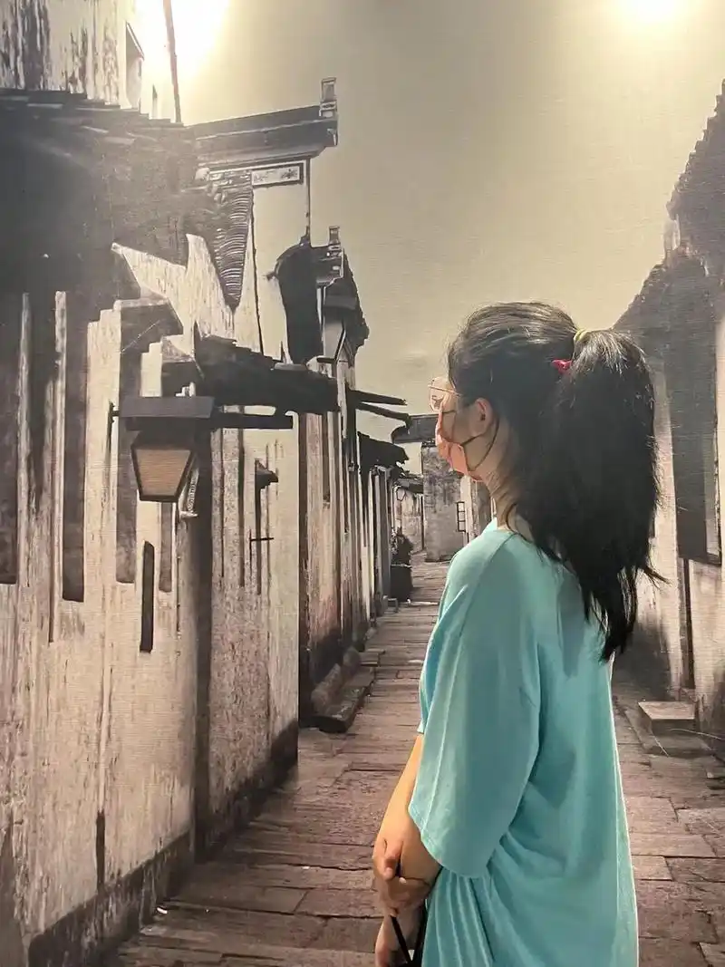 古街古巷 #留下岁月的痕迹 #每一张照片都是满满的回忆 - 抖音