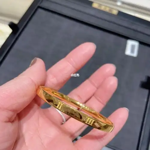 周大福黄金手镯罗马数字款我也拥有了