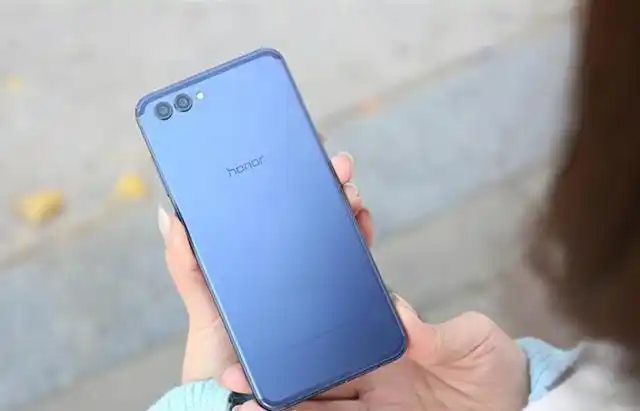 荣耀v10什么时候升级鸿蒙,华为非常良心,荣耀v10用户迎来更新,2.