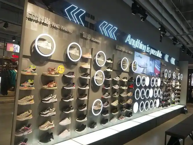 费县东方城李宁专柜重装开业,全新升级形象给你您带来全新的专属个性