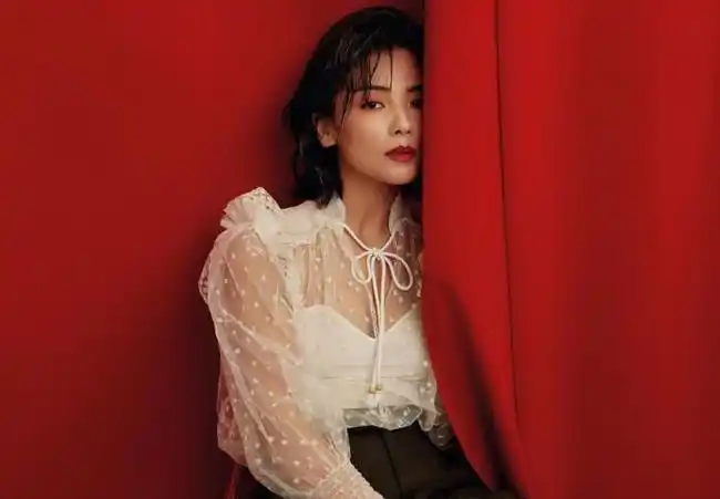 刘涛晒自己146斤的老照片鼓励大家减肥再胖也可以跳舞劈叉