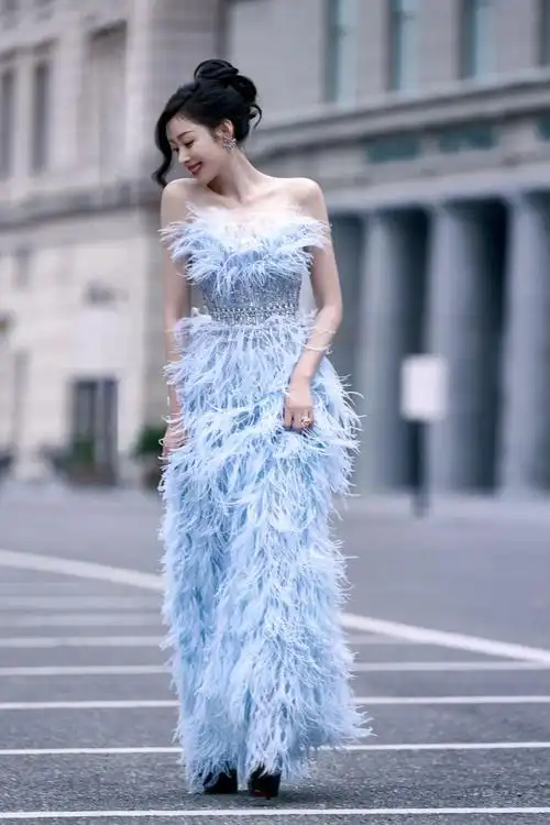 张天爱出席第九届文荣奖荣获最佳青年电影女演员奖项