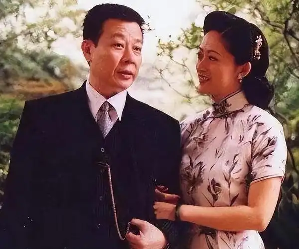 而许黎丹也并没有在乎他是有家室的人两人便这样的走到了一起,但天下