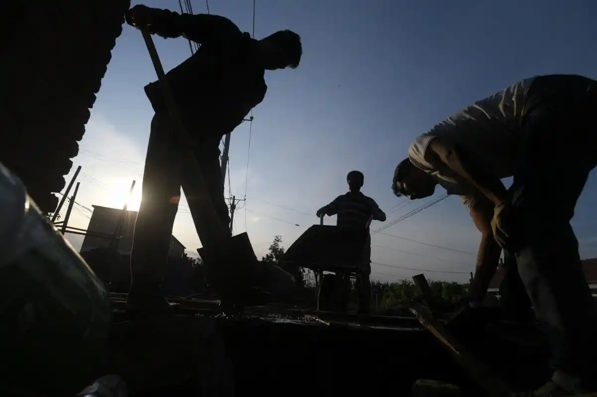 90后打工仔今成包工头年赚30万,曾被师傅赶出工地