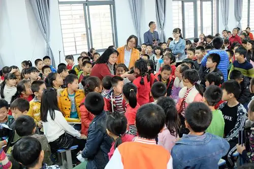 安溪县第十八小学举办"名家系列讲座"活动