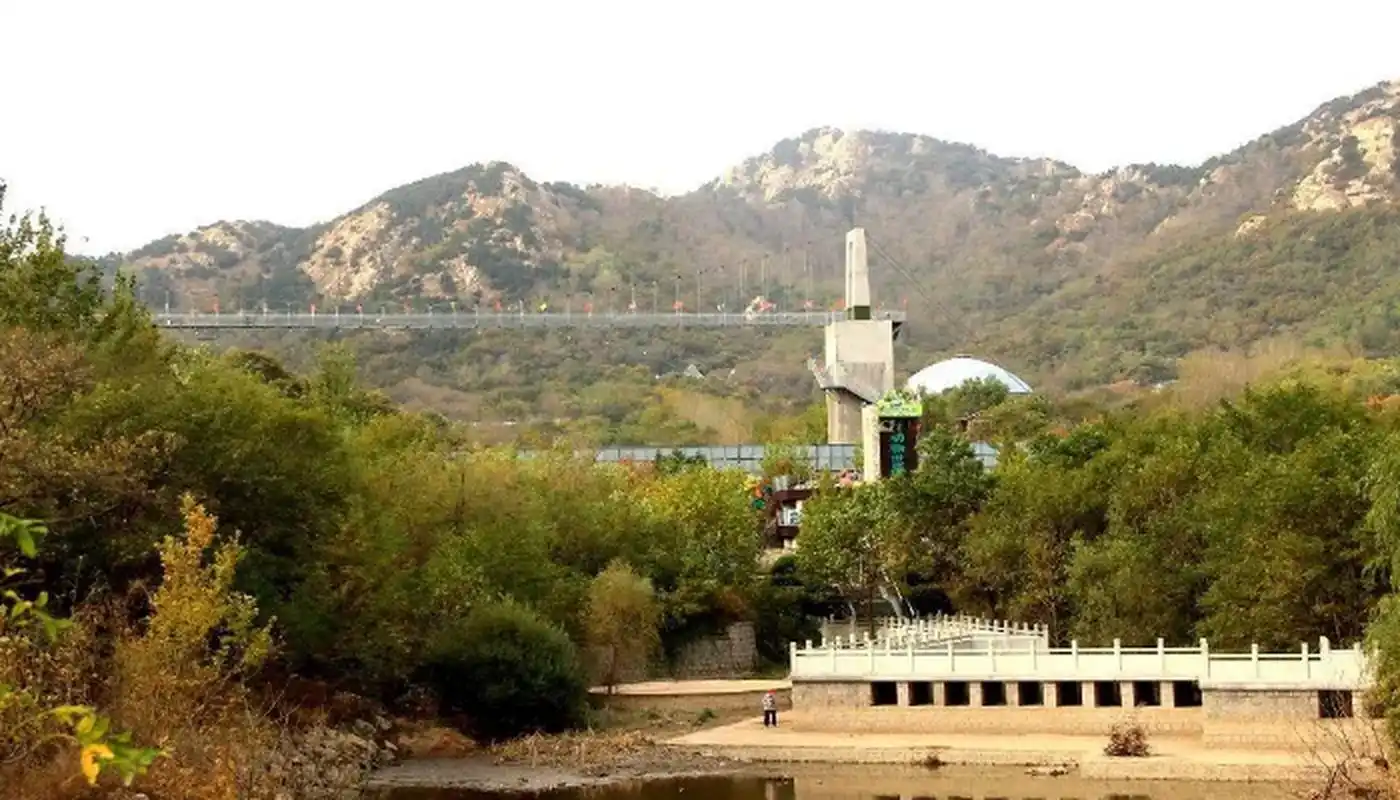 珠山国家森林公园,珠山国家森林公园位于青岛经济技术开发区西部,2000