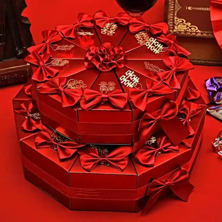 蛋糕喜糖盒子婚礼结婚用品摆桌婚庆创意回礼三角形糖果盒#喜庆用 - 抖