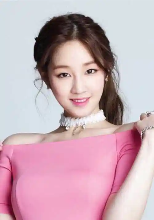 岁美女歌手朴宝蓝离世,不排除他杀嫌疑,家人悲痛欲绝