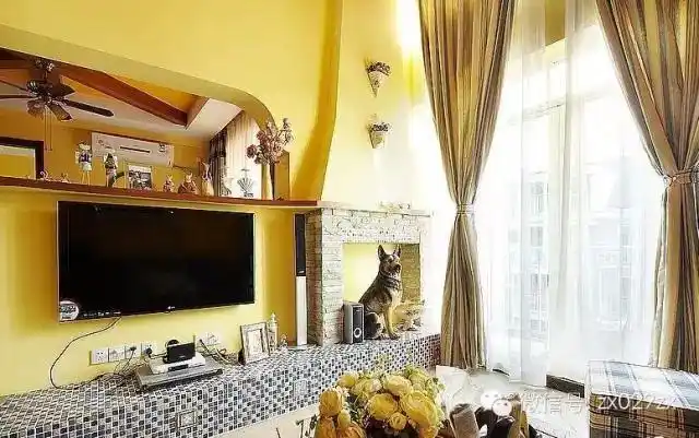 装修真的out了,电视柜人家都砖砌了