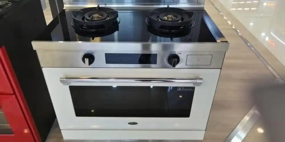 新品上市,英国品牌beling集成灶来了,三个颜色,奶油,红,黑,下面自带蒸