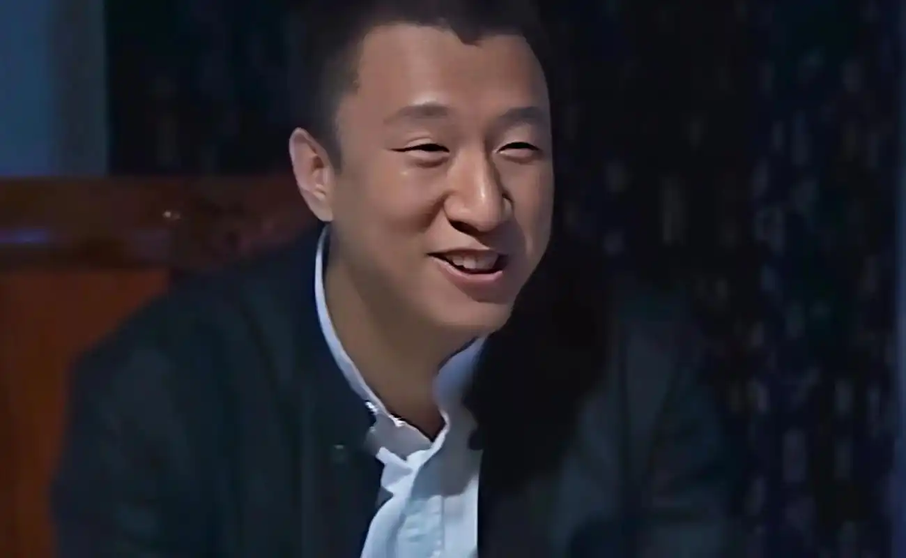 《征服》里的刘华强,他是有情有义的大哥,偏爱只给了小梅,他在 - 抖音