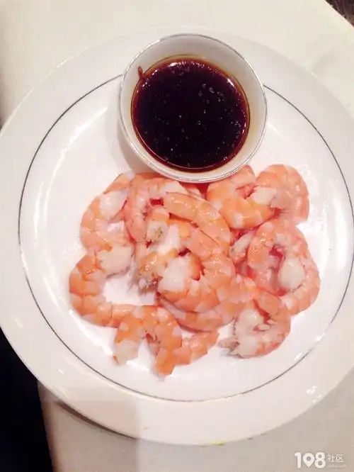 小二,上盘拨好的虾