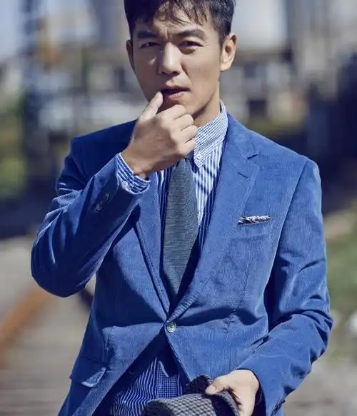 邢佳栋时尚街拍,清爽利落的造型_高清图集_新浪网