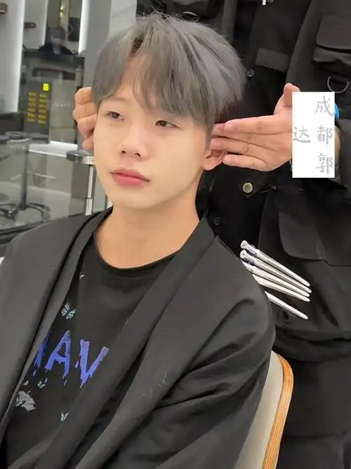 雾霾灰搭配微分碎盖