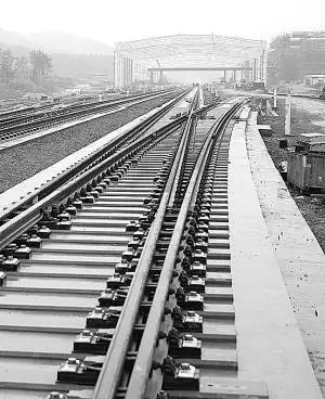 高铁的轨道是什么样子,有轮子吗,最好发个图