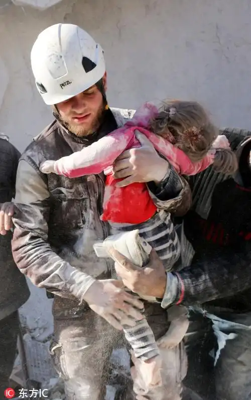 4 叙利亚北部省爆炸袭击致32人死亡 小女孩不幸丧命令人痛心