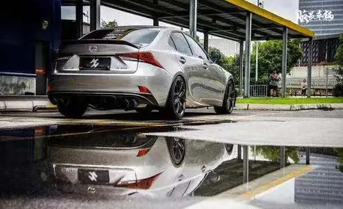 动感十足的雷克萨斯is300全面改装