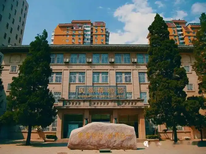 校友可凭校友证参观民族博物馆,#福利二欣赏校园美景,回味青春美好