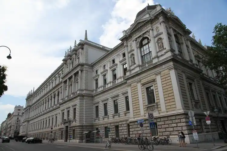 维也纳大学主楼,奥地利历史最悠久的大学,始于1365年.