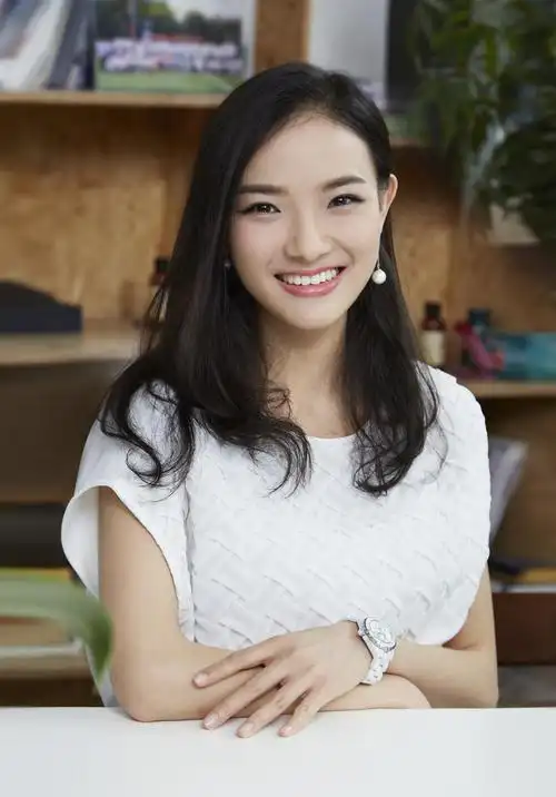 【月度专题】女性魅力之遇见最好的自己:时趣吴璇