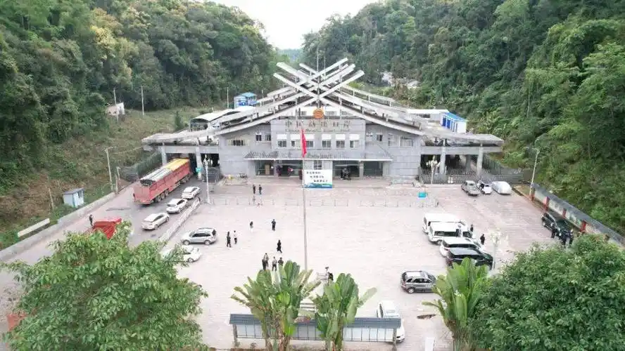 勐康口岸恢复客运通关(含边民)往来_工作_普洱_江城