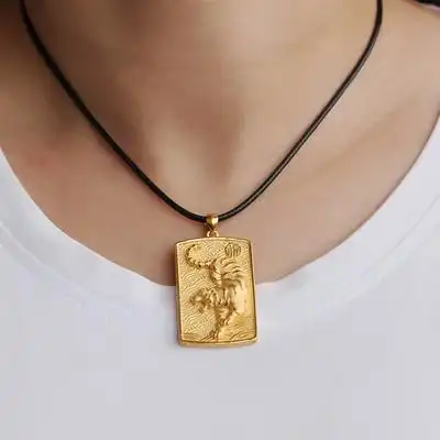 喜伴珠宝硬金老虎吊坠黄金足金生肖方牌项链挂坠颈饰