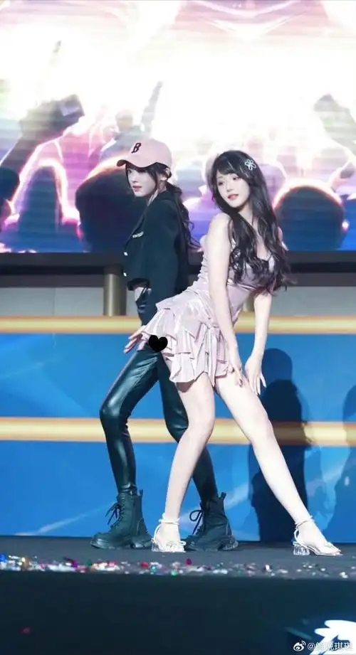 kpllpl女解说主持大pk这波大伙儿觉得谁赢了